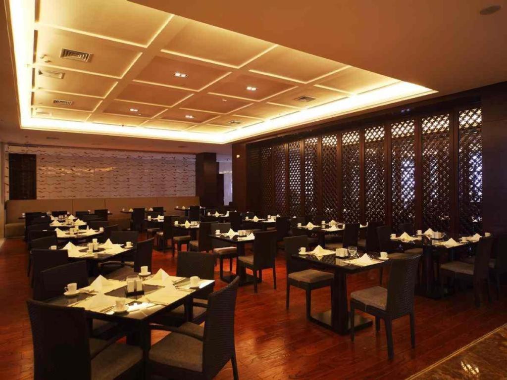 Haiyang Shenglong Jianguo Hotel Fengcheng  Exterior photo