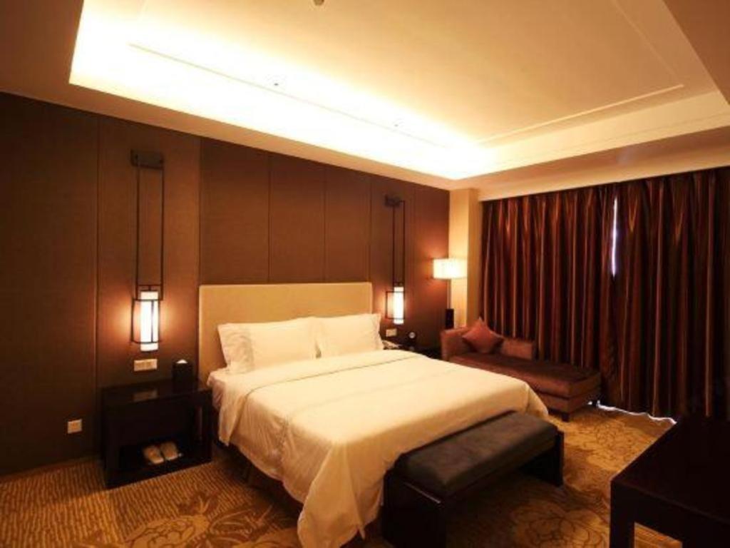 Haiyang Shenglong Jianguo Hotel Fengcheng  Exterior photo