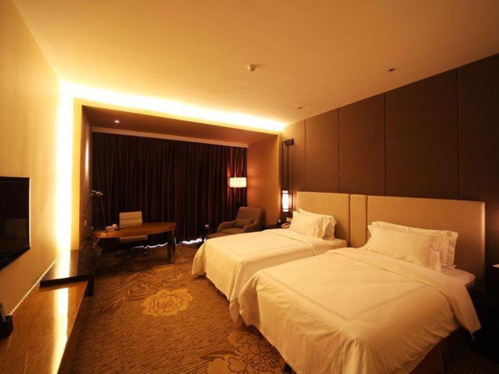 Haiyang Shenglong Jianguo Hotel Fengcheng  Exterior photo