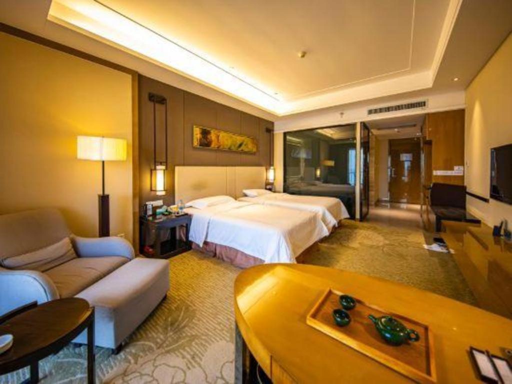 Haiyang Shenglong Jianguo Hotel Fengcheng  Exterior photo